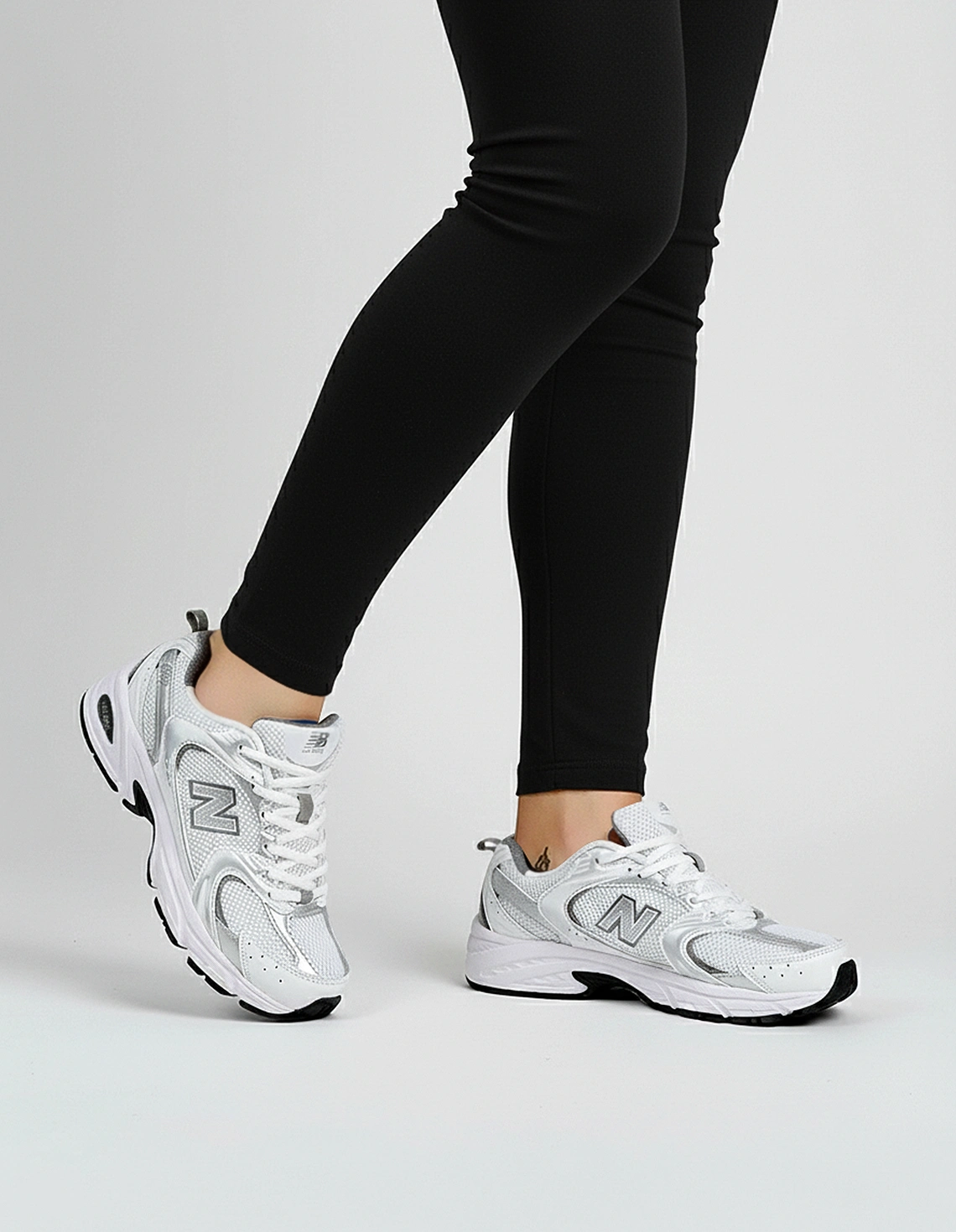 کفش دویدن زنانه نیو بالانس 530 W