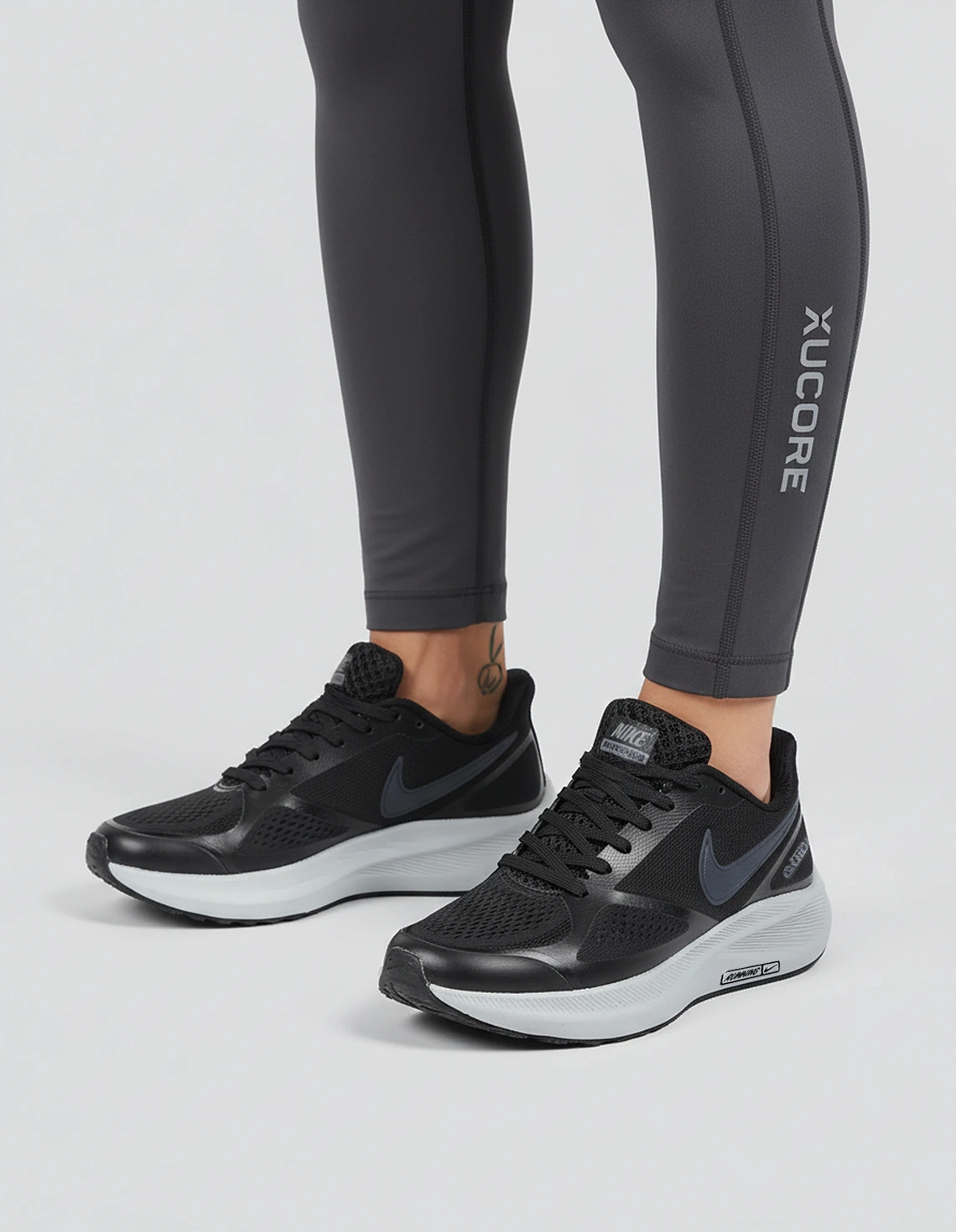 کفش پیاده روی زنانه نایکی Shield Guide10 W