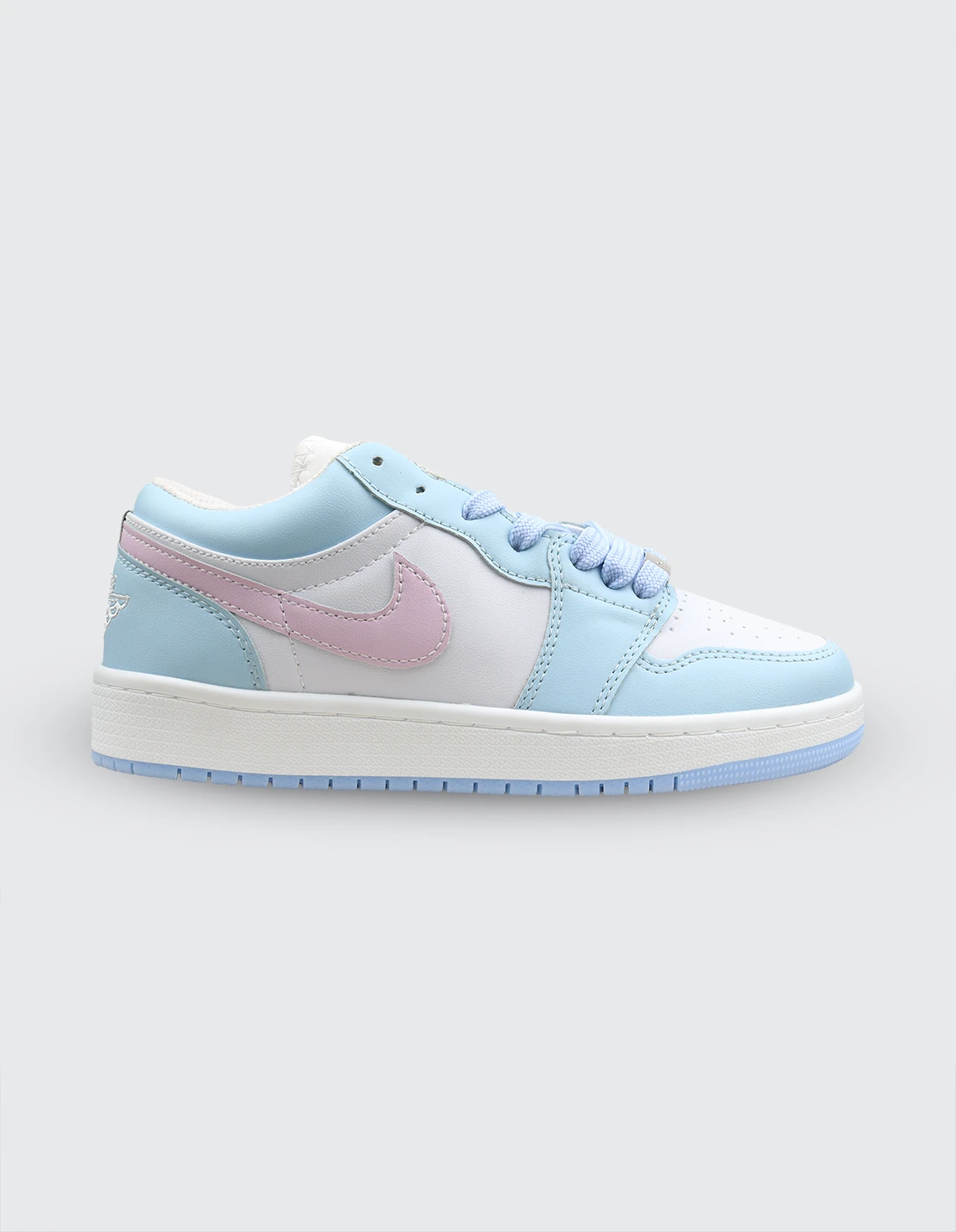 کفش روزانه زنانه نایک Nike Air Jordan 1 Low LX W