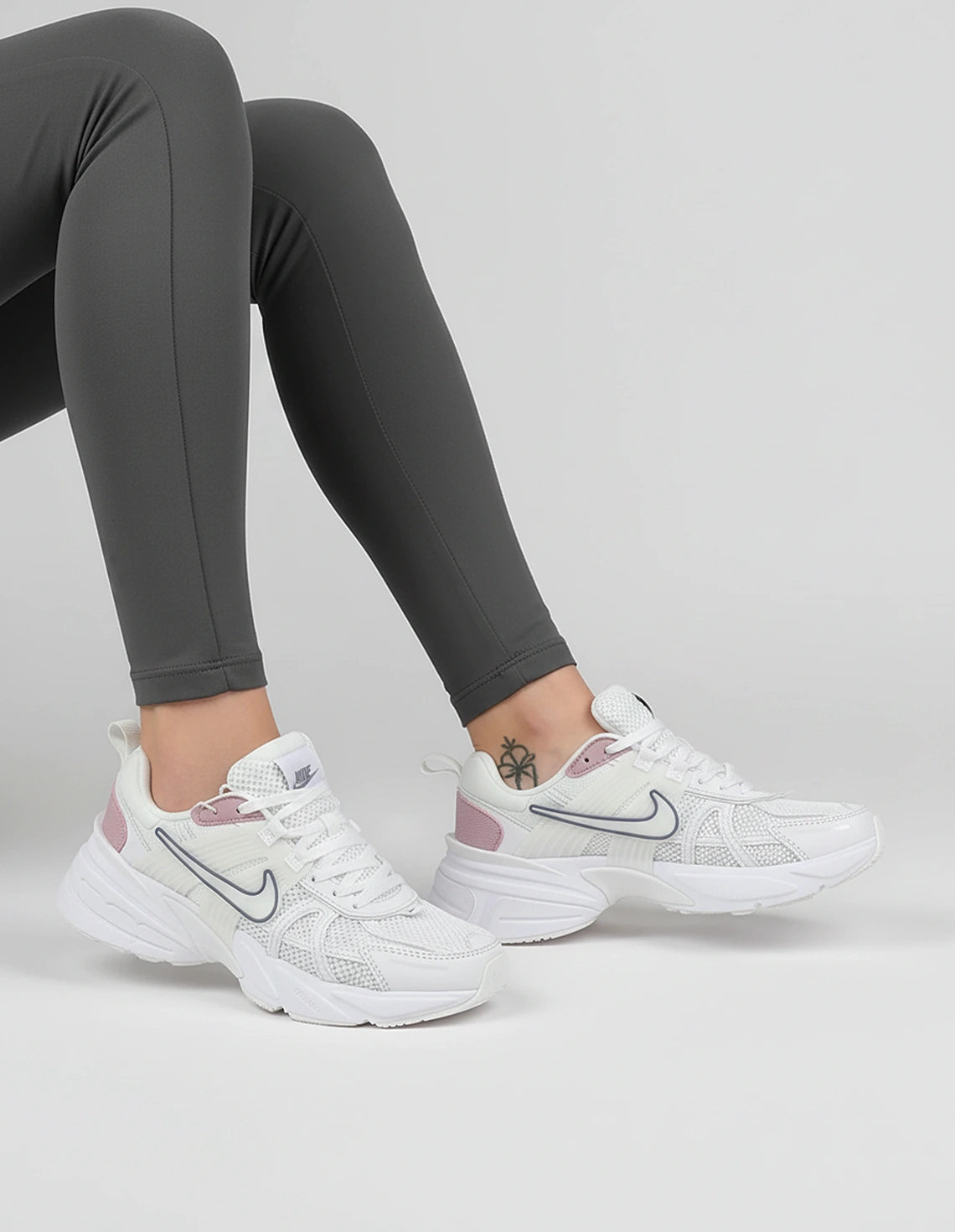 کفش دویدن زنانه نایک Nike V2K Run W