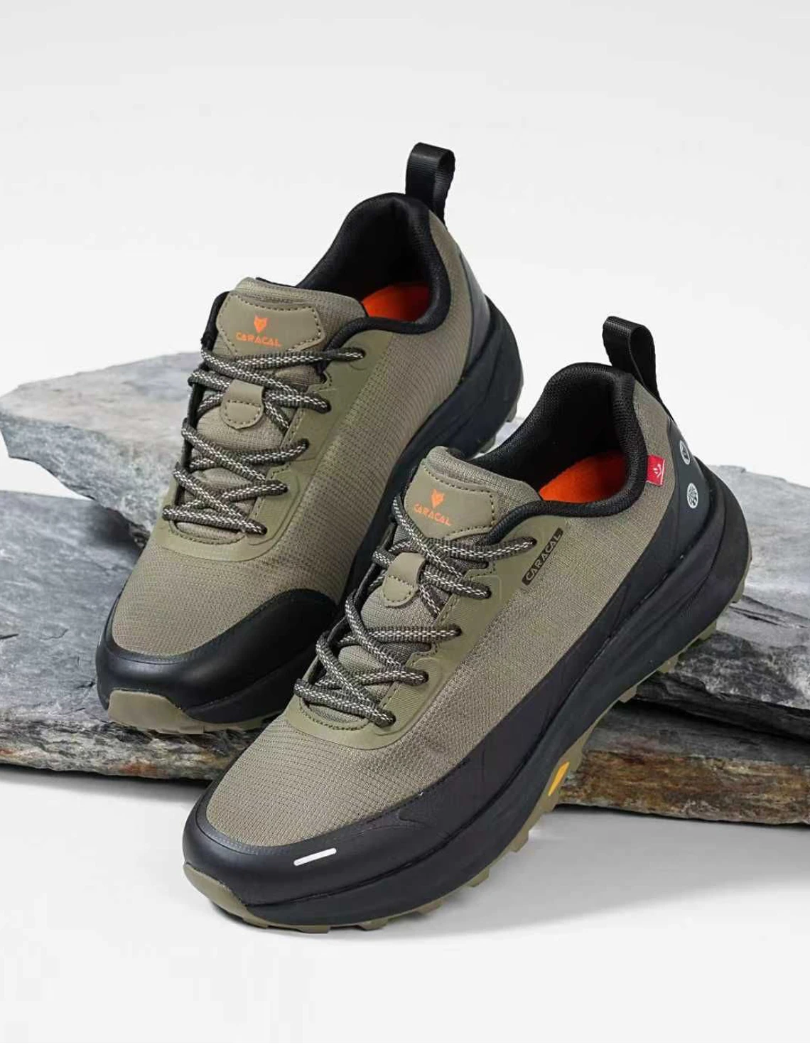 کفش پیاده روی مردانه کاراکال Caracal Mono M